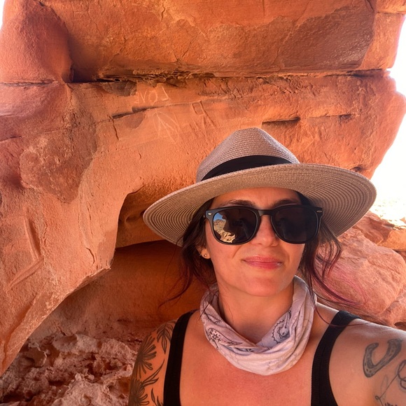 Meet your Posher, Dusta - Picture 10 of 14